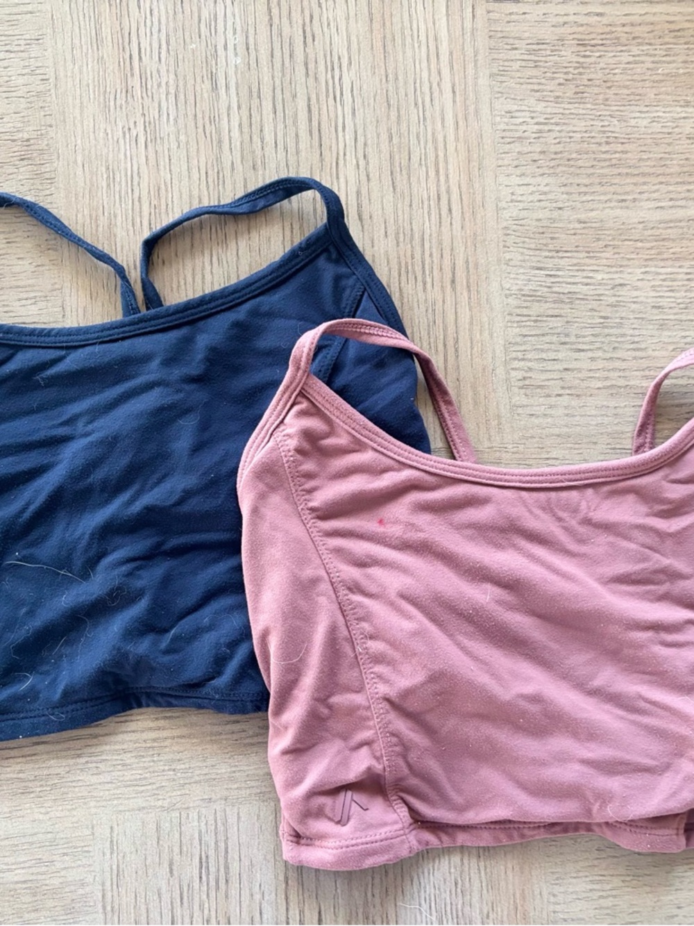 Alphalete crop tops with twist back